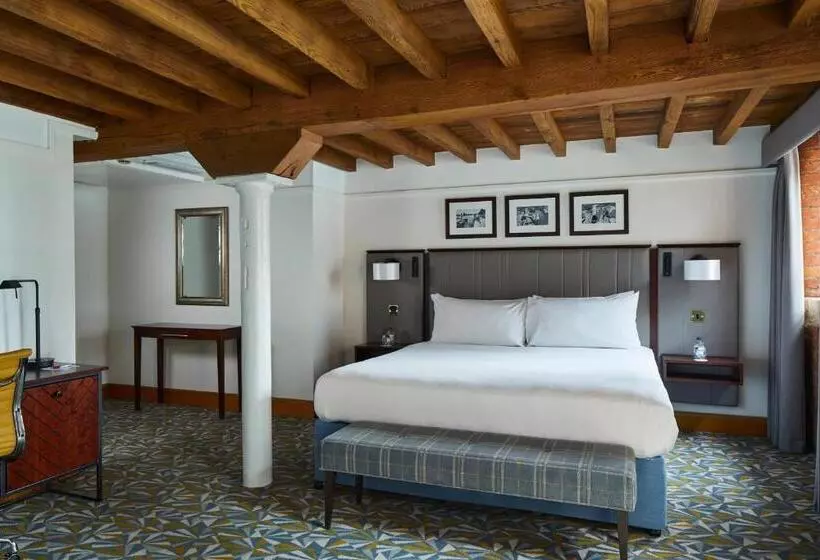 Отель Manchester Marriott Victoria & Albert