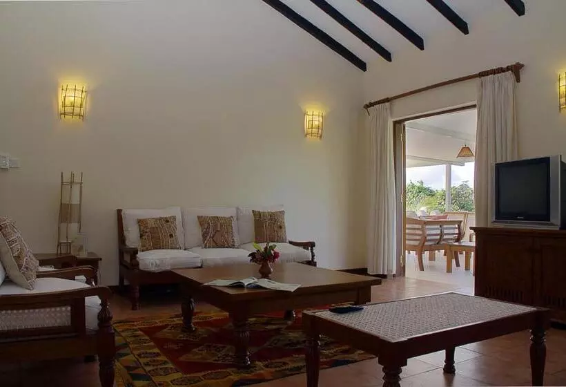 Отель Pinewood Beach Resort And Spa