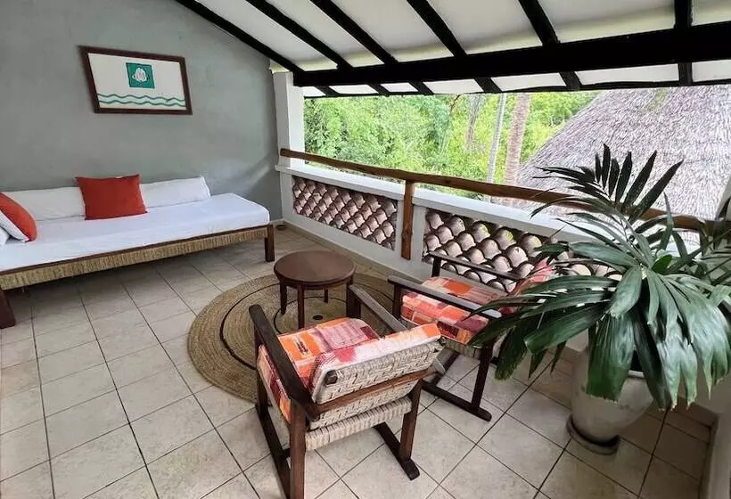 Отель Pinewood Beach Resort And Spa