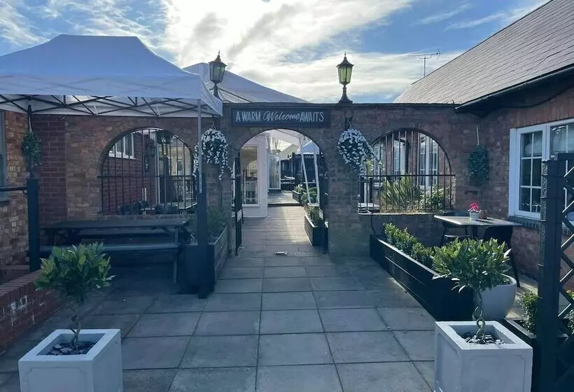 Отель The Knife & Cleaver