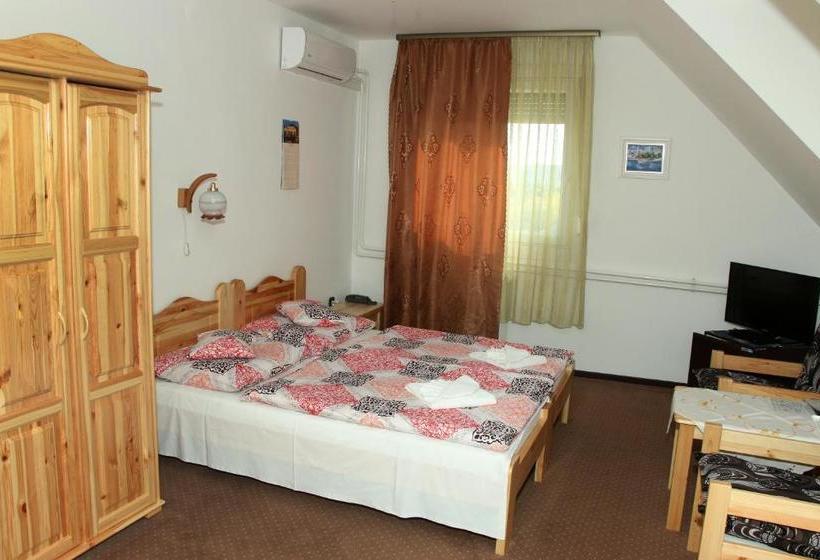 酒店 Olympos Panzió