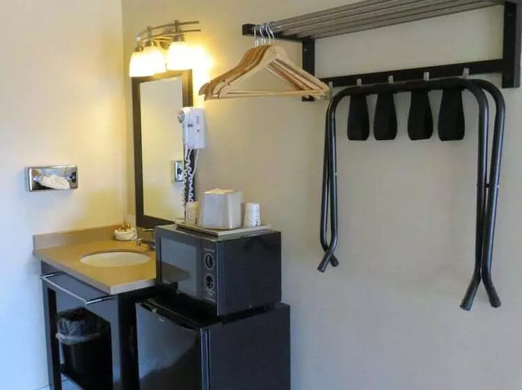 酒店 Bay Front Inn