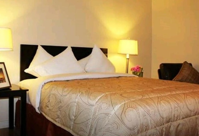 فندق Bay Front Inn