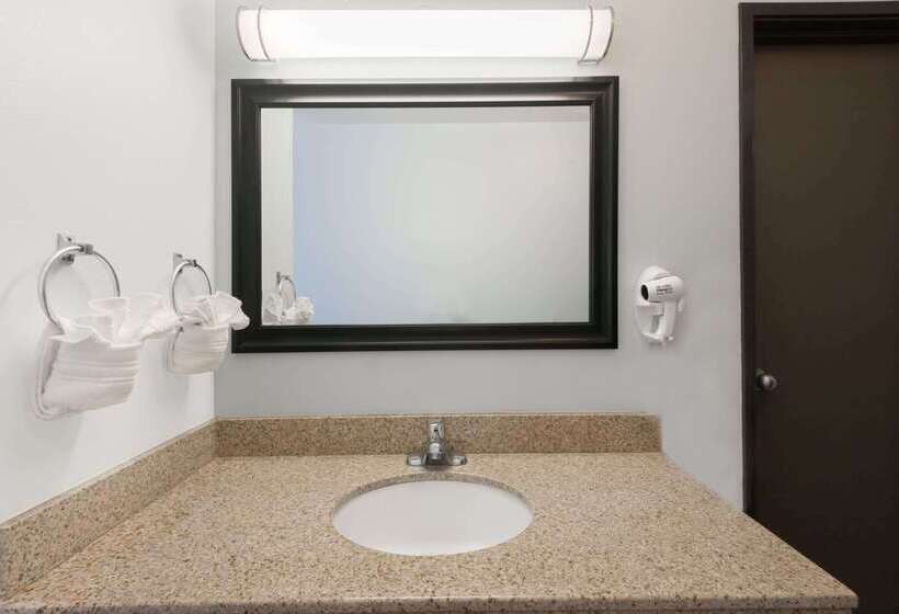 فندق Days Inn By Wyndham Las Vegas