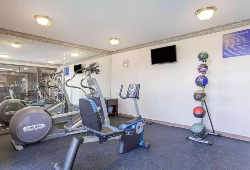 Отель Days Inn By Wyndham Picayune