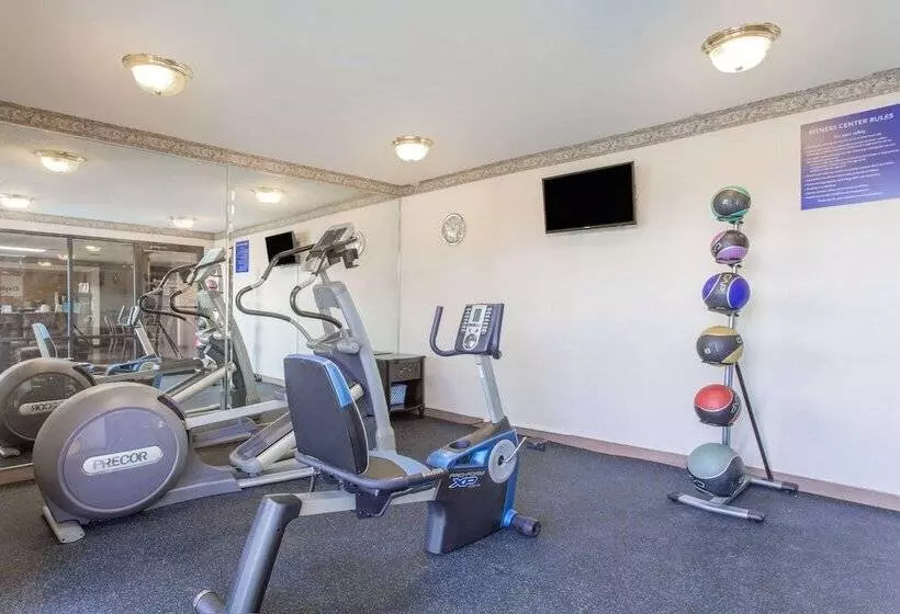 Отель Days Inn By Wyndham Picayune