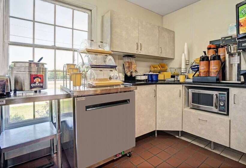 호텔 Travelodge By Wyndham Red Wing