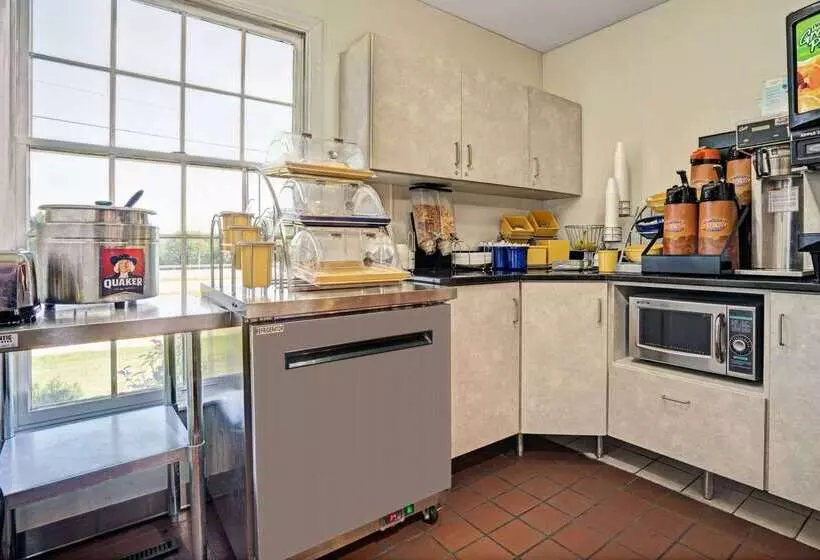 בית מלון כפרי Travelodge By Wyndham Red Wing