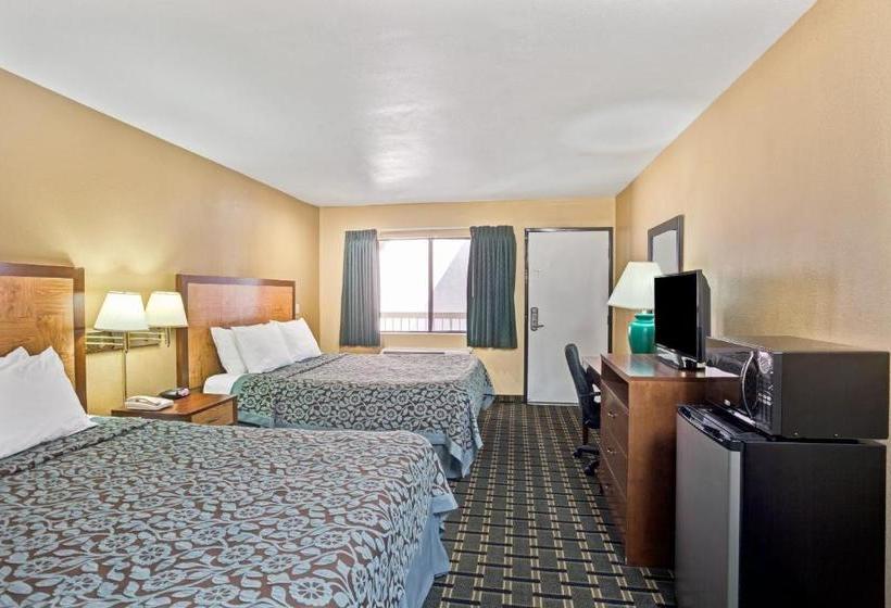 호텔 Days Inn By Wyndham Whittier Los Angeles