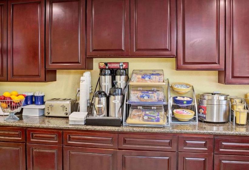 호텔 Days Inn By Wyndham Whittier Los Angeles