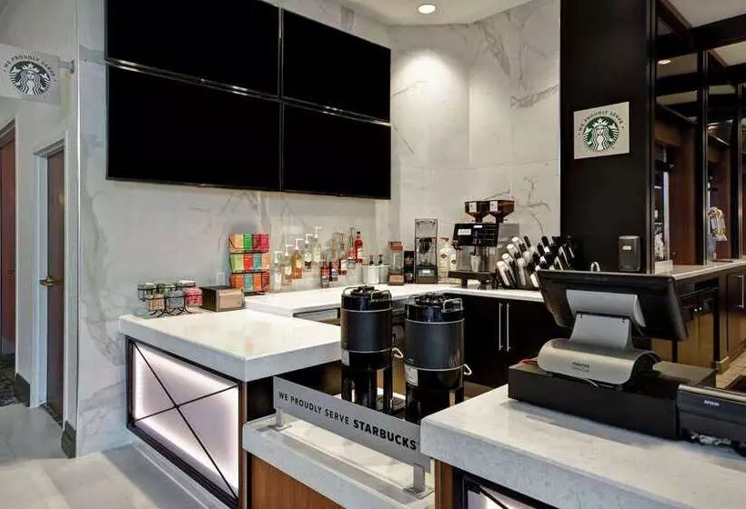 ホテル Embassy Suites By Hilton Omaha Downtown Old Market