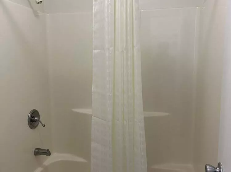 호텔 Garden Inn & Suites