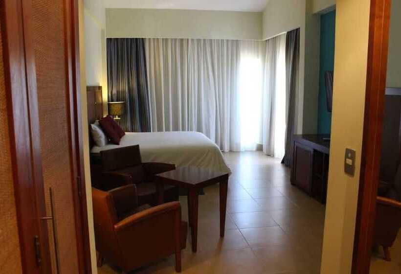 هتل Hesperia Playa El Agua