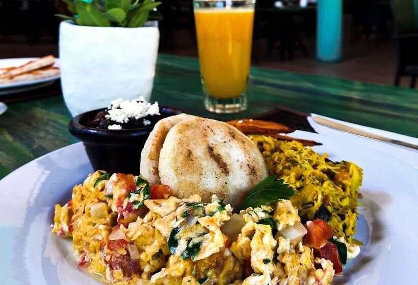 هتل Hesperia Playa El Agua