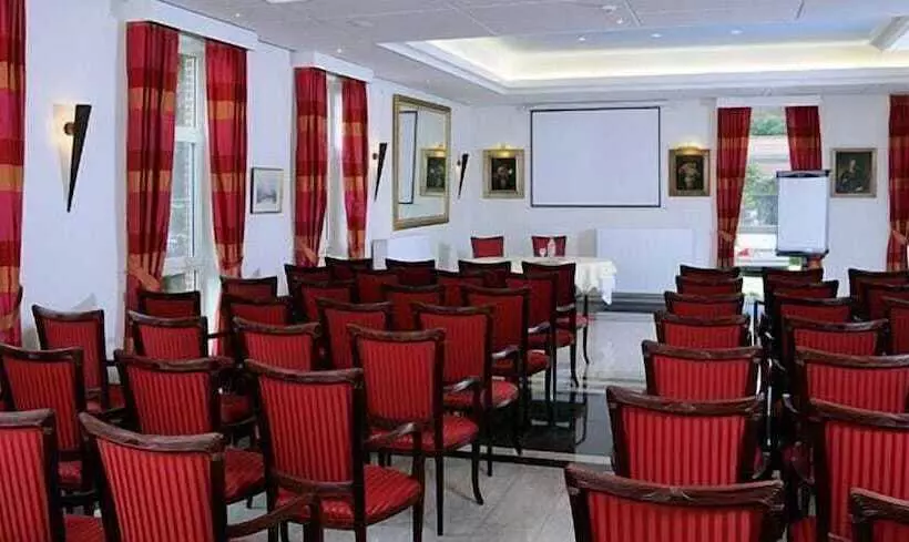 هتل Kasteel Wurfeld