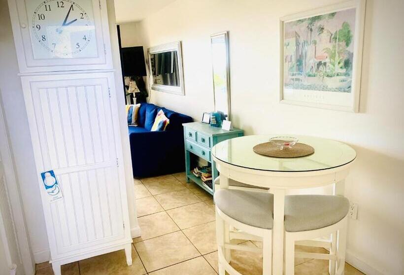 בית מלון כפרי The Beach On Longboat Key   Studio 103