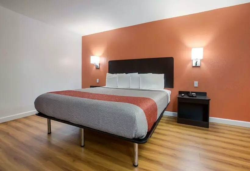 Motel 6 Suwanee, Ga   Gwinnett Center