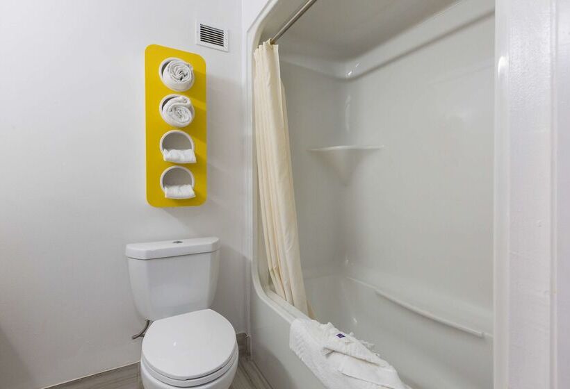 Motel 6 Suwanee, Ga   Gwinnett Center