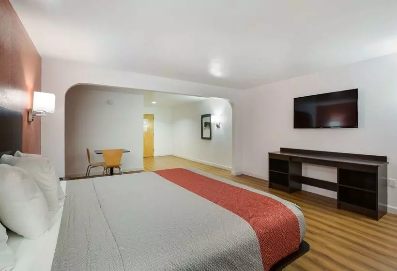 Motel 6 Suwanee, Ga   Gwinnett Center