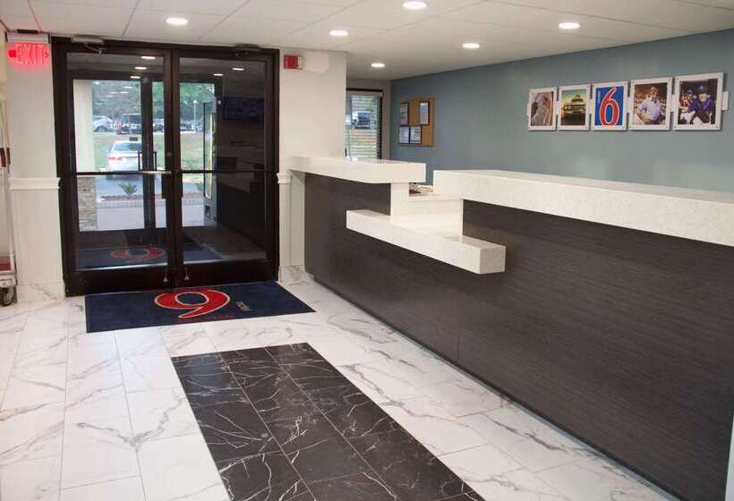 Motel 6 Suwanee, Ga   Gwinnett Center