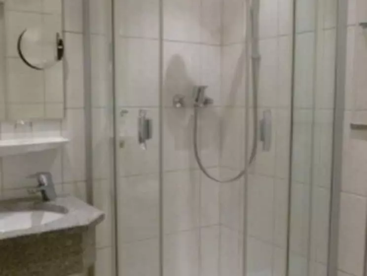 Hotelli Hauser An Der Universitat