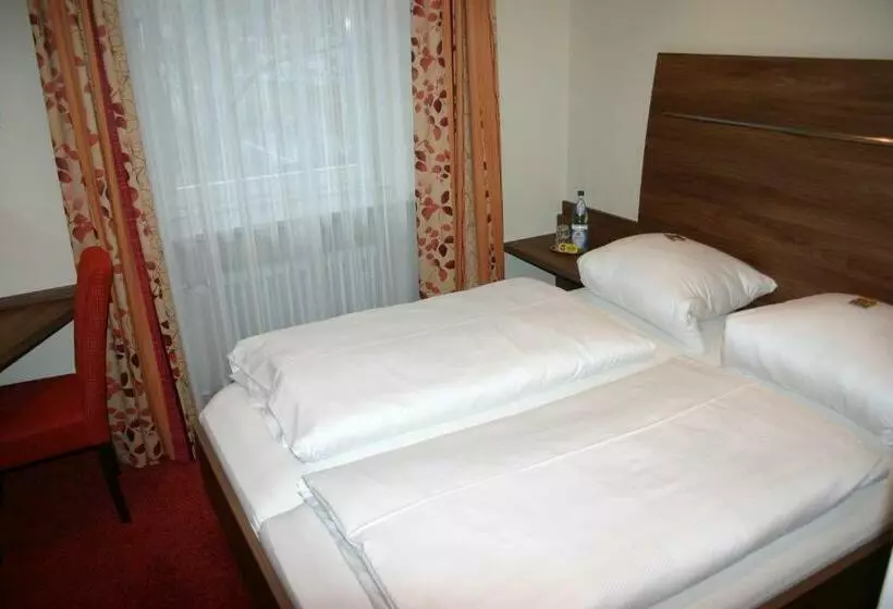 Hotelli Hauser An Der Universitat