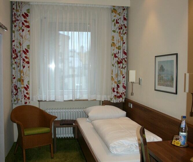 Отель Hauser An Der Universitat