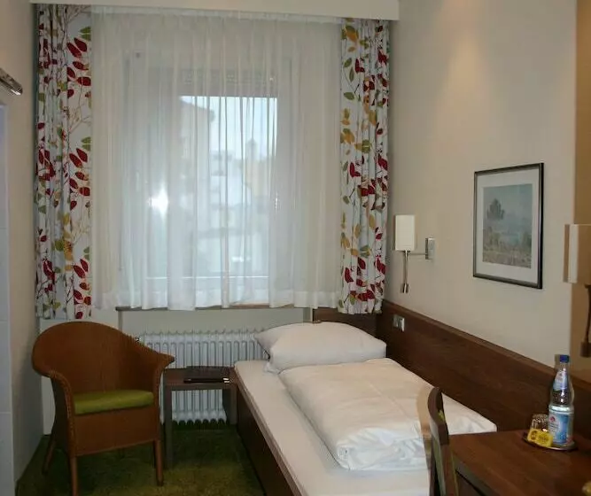 Hotelli Hauser An Der Universitat