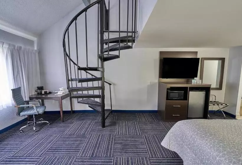 هتل Admiralty Inn & Suites A Red Collection