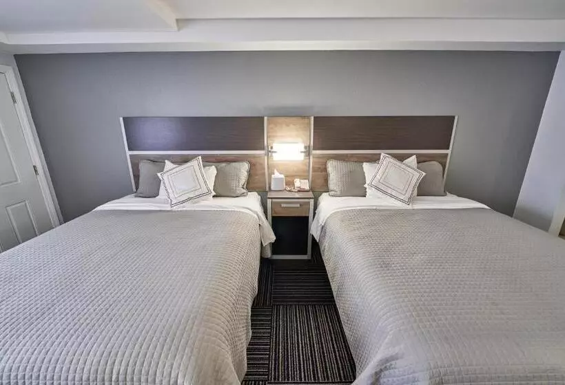 هتل Admiralty Inn & Suites A Red Collection