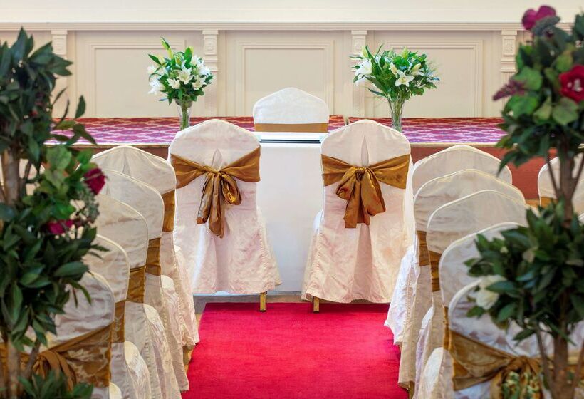 The Royal Hotel And Leisure Centre