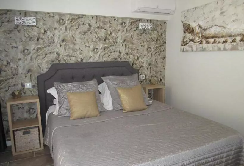 Villa Tricoli B&b Avec Piscine