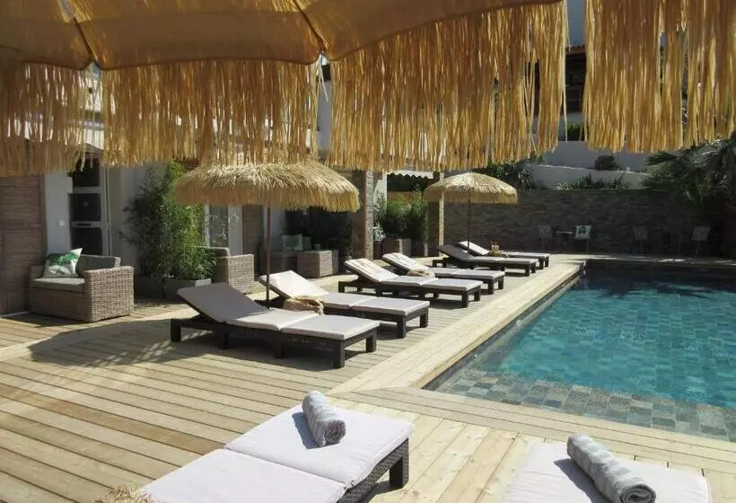 Villa Tricoli B&b Avec Piscine