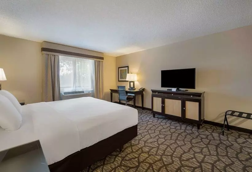 ホテル Best Western Detroit Livonia