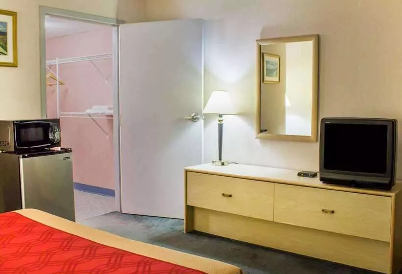 酒店 Econo Lodge Drums