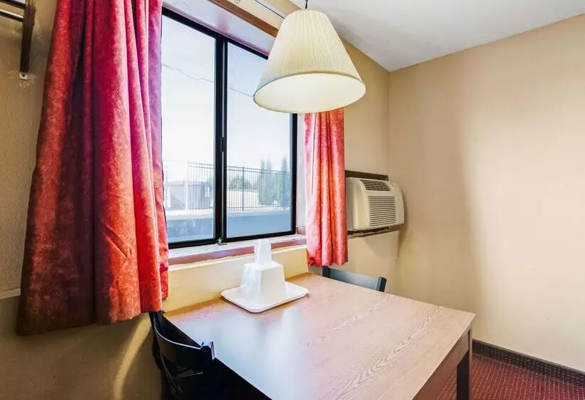 酒店 Econo Lodge Junction City I 70 Near Fort Riley