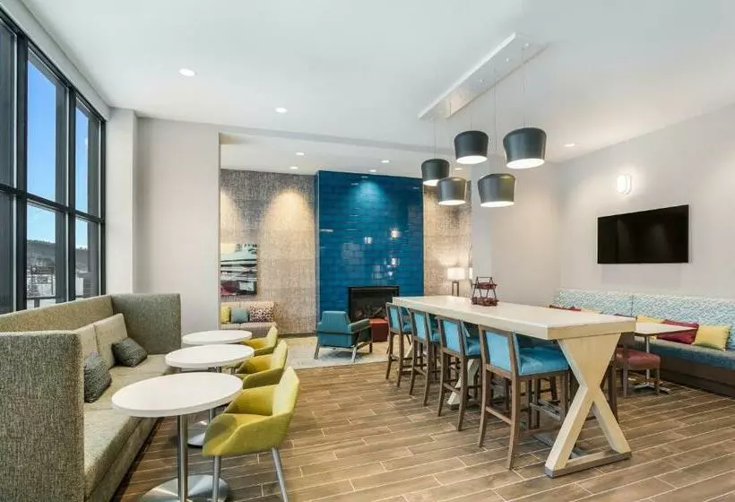 Отель Hampton Inn & Suites Houghton