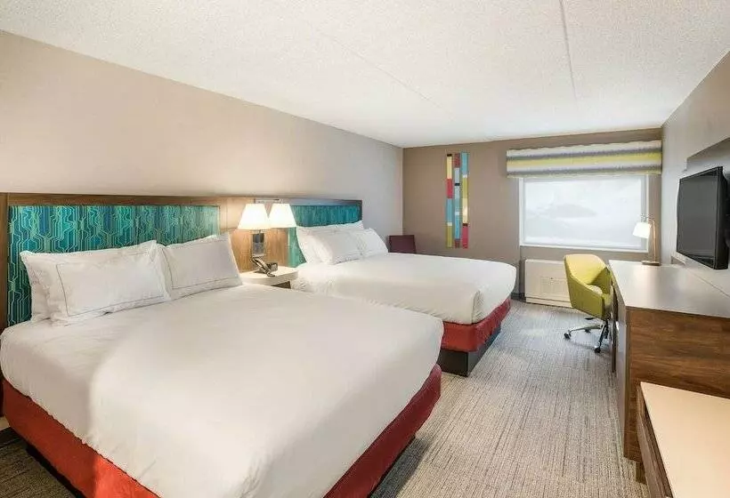 Отель Hampton Inn & Suites Houghton
