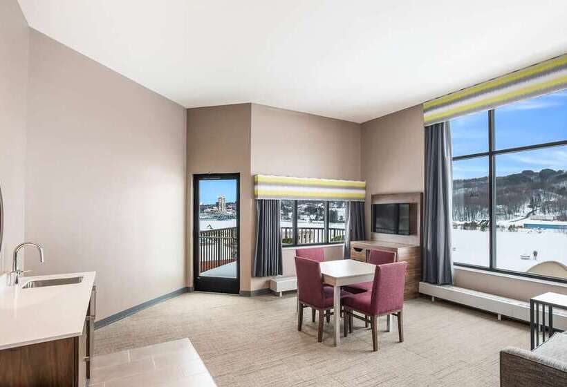 Отель Hampton Inn & Suites Houghton