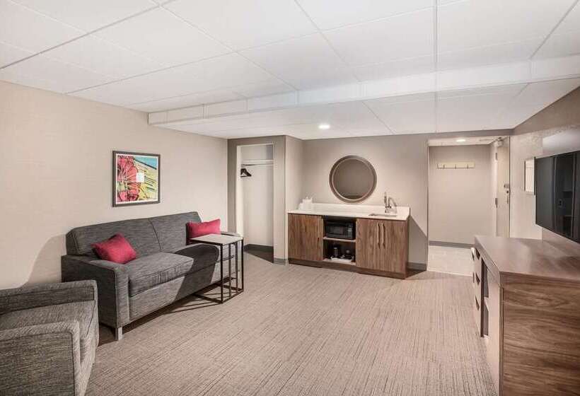 Отель Hampton Inn & Suites Houghton