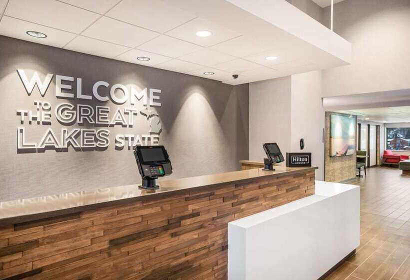 Отель Hampton Inn & Suites Houghton