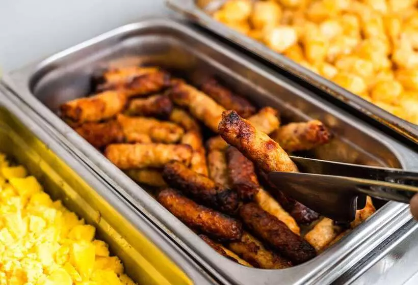 Отель Quality Inn & Suites