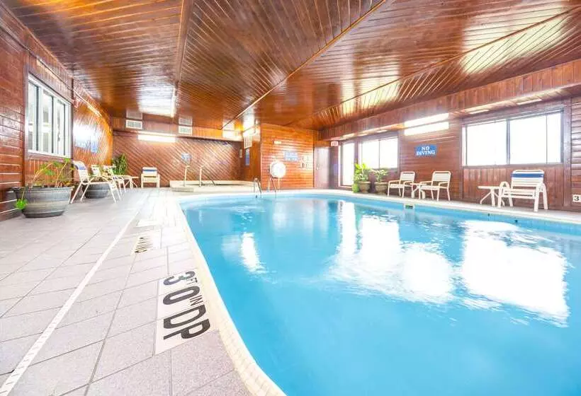 Отель Quality Inn & Suites