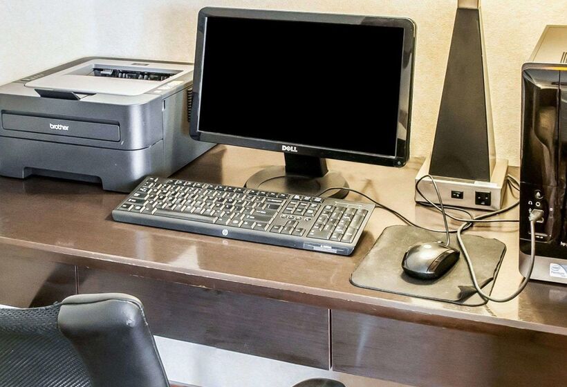 هتل Quality Inn & Suites Farmington