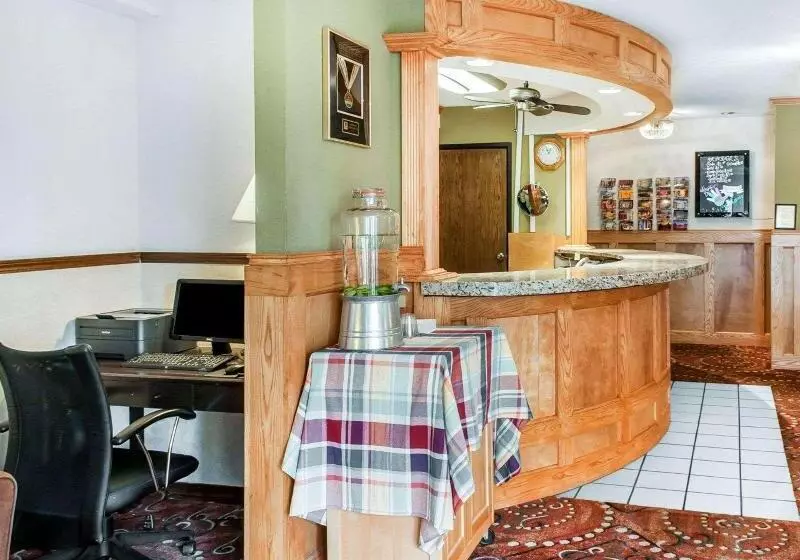 酒店 Quality Inn & Suites Farmington