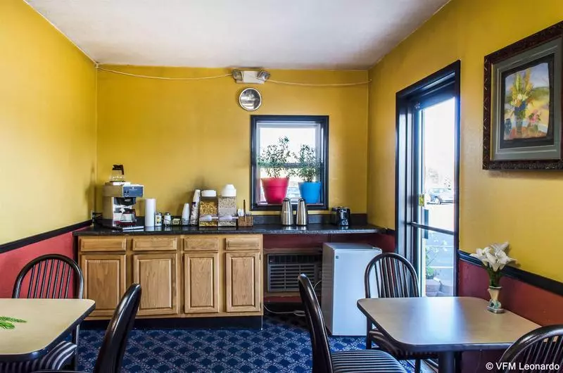 Отель Relax Inn