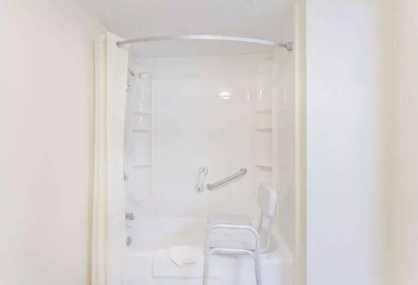 Отель Super 8 By Wyndham Knoxville West/farragut