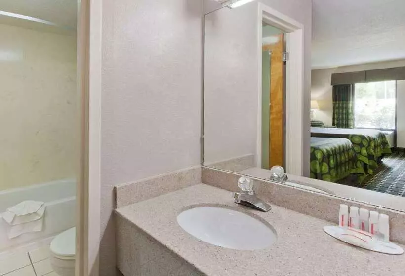 Отель Super 8 By Wyndham Knoxville West/farragut