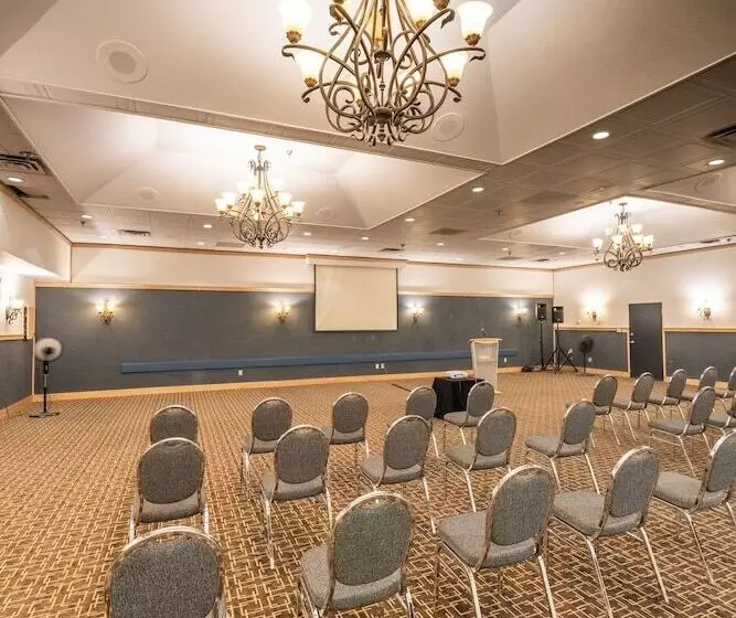 Sternwheeler Hotel And Conference Centre