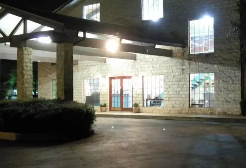 Szálloda Windcrest Inn And Suites